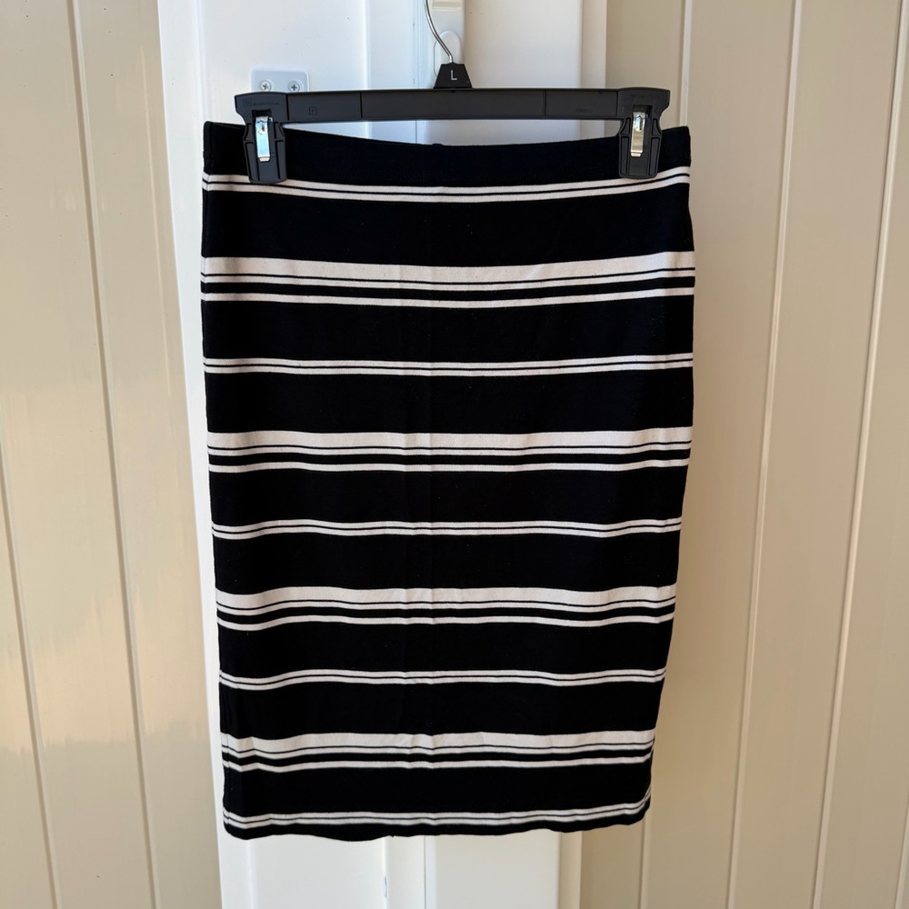 Forever 21 Black and White Striped Pencil Skirt